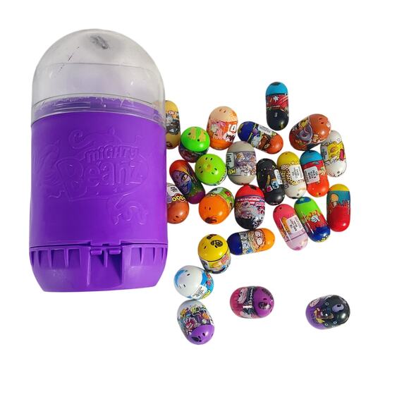 Preowned LOT Mixed Mighty Beanz Bean Weighted Toy FIgures w/ Storage Container - Picture 1 of 5